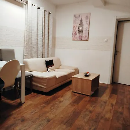 Family Apartamento Novi Sad